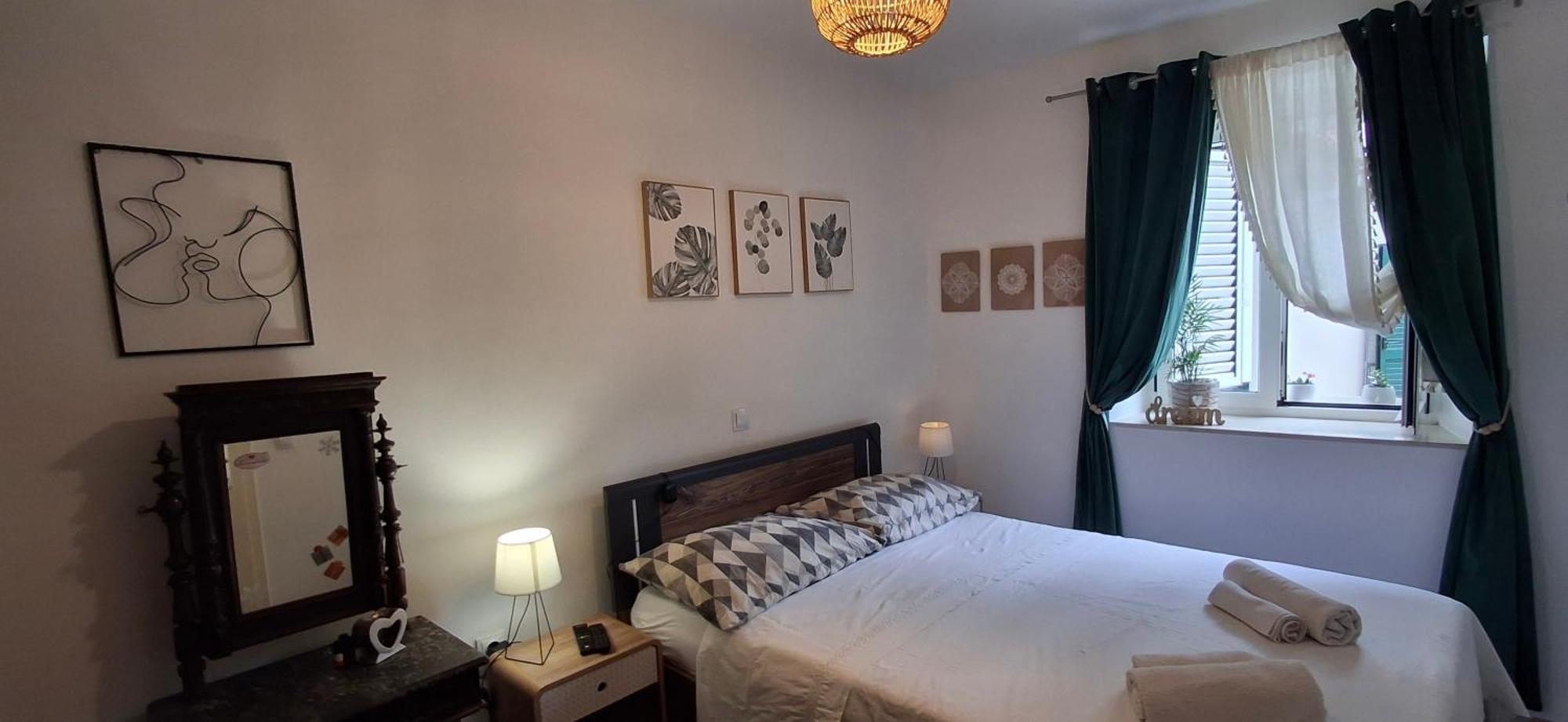 Old Town Sole Apartment สปลิท ภายนอก รูปภาพ